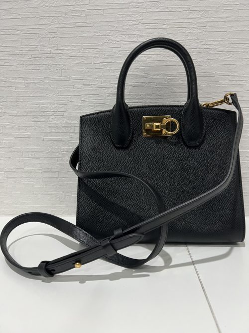 川崎市高津区下作延で【フェラガモ（Ferragamo）買取】時計の買取！リサイクルショップ買取おりづる横浜センター北店へ