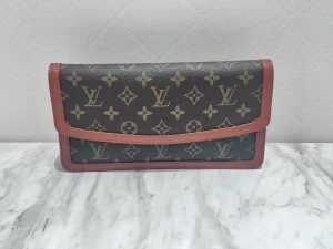 横浜市青葉区で『LV ルイヴィトン』の高額買取なら買取おりづる横浜こどもの国店にお任せください！