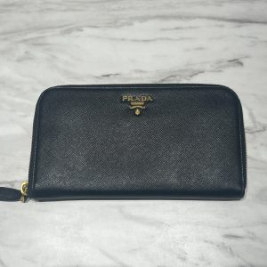 横浜市青葉区で【PRADA プラダ 財布】の買取なら買取おりづる横浜こどもの国店にお任せください！