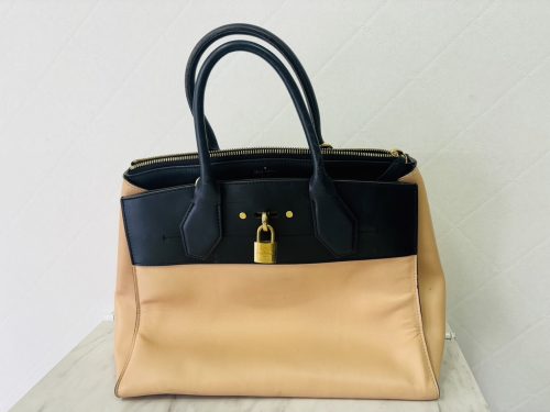 横浜市南区六ッ川で【ルイヴィトン】ブランド売るならリサイクルショップ買取おりづる横浜弘明寺店へ！