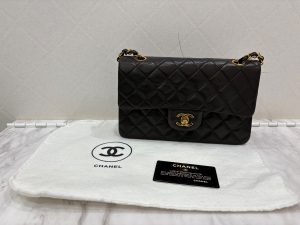 シャネル マトラッセ ダブルフラップチェーンバック
