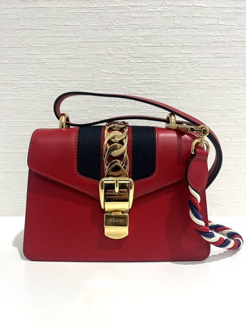 グッチ シルヴィ ショルダーバック ミニ チェーン