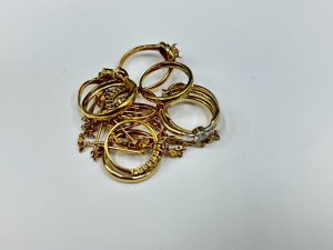横浜市青葉区で『貴金属 K18』の高額買取なら買取おりづる横浜こどもの国店にお任せください！