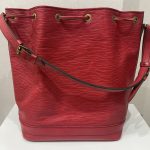 LV エピ ノエ ショルダーバッグ M44007