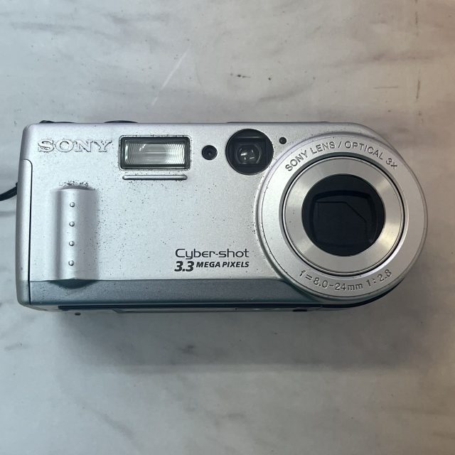 SONY Cyber-shot 3.3 MEGA PIXELS デジタルカメラ