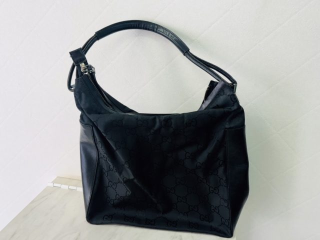 GUCCI GGキャンパス ハンドバッグ