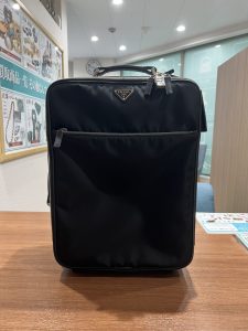 横浜市都筑区で【プラダ(PRADA）買取】ブランドバッグの買取！リサイクルショップ買取おりづる横浜センター北店へ！