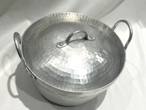 使い古しでも、傷ついていても大歓迎！横浜市都筑区センター北で【調理器具 鍋 包丁】なら買取おりづる横浜センター北店にお任せください♪