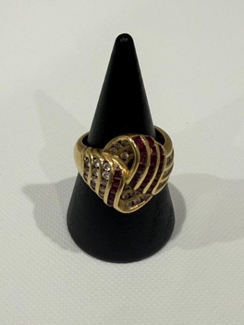 リング　指輪　K18　金　貴金属　アクセサリー　ルビー　ダイヤモンド