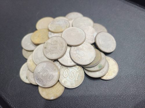 横浜市泉区緑園、緑園都市で【古銭・100円銀貨】の買取ならリサイクルショップ買取おりづるいずみ中央店へ！