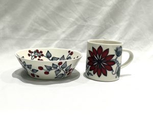 1枚からでも、古い食器でも大歓迎！横浜市都筑区センター北で【食器 皿 コップ カトラリー】を売るなら買取おりづる横浜センター北店にお任せください♪
