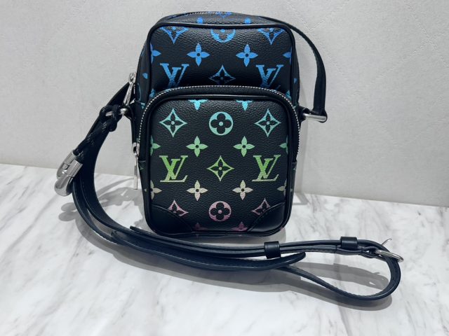 LV ルイヴィトン ショルダーバッグ モノグラム イリデッセント アマゾン NM M13898