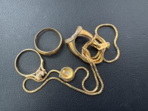 横浜市南区で【金・貴金属】金アクセサリーの買取なら買取おりづる横浜弘明寺店へ！