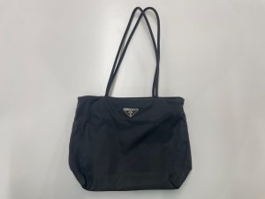 横浜市泉区上飯田で【PRADA】ブランドバッグの買取なら買取おりづるロピアいずみ中央店へ！
