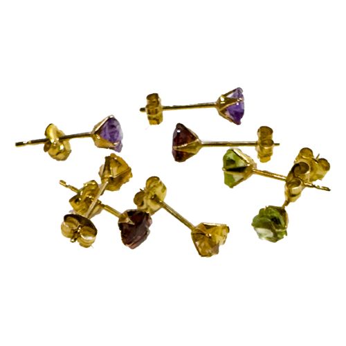 K18　ピアス　色石付き　金アクセサリー