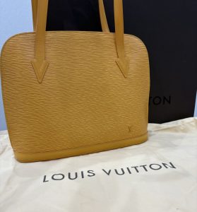 静岡県沼津市で【Louis Vuitton買取 沼津市】ルイヴィトンの高価買取なら買取おりづるマックスバリュ沼津沼北店へ