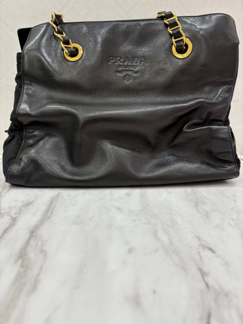 プラダ ナッパーザチェーンショルダーバック