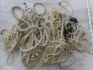 横浜市南区弘明寺で【パール・真珠の買取強化中!】パールアクセサリーの買取なら買取おりづる横浜弘明寺店へ!