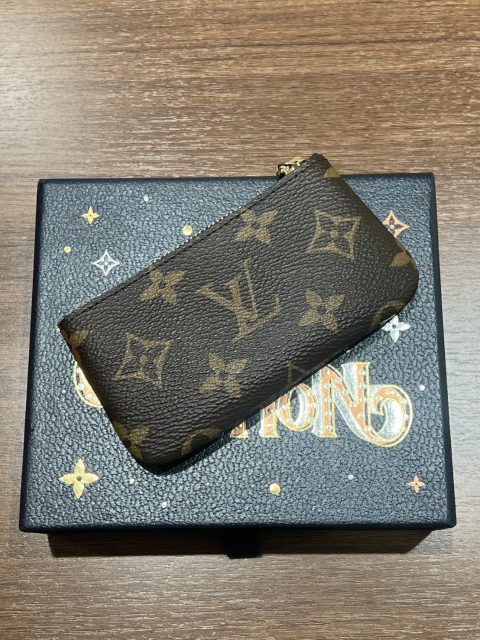 LOUIS VUITTON ルイヴィトン ポシェットクレ モノグラム