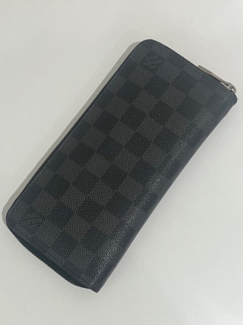 LOUIS VUITTON ルイヴィトン ダミエ・グラフィット ジッピーウォレット ヴェルティカル