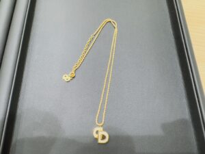 ディオール ブランド ライトストーン付 ロゴネックレス