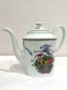 1枚からでも、古い食器でも大歓迎!横浜市都筑区センター北で【食器 皿 カップ プレート カトラリー】を売るなら買取おりづる横浜センター北店にお任せください♪