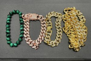 横浜市都筑区 センター北で【金 貴金属 イミテーション アクセサリー メッキ 買取 センター北 】金 貴金属 メッキ アクセサリー の高価買取なら買取おりづる横浜センター北店にお任せください！