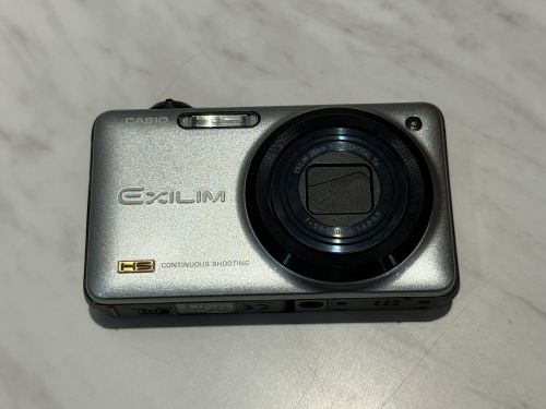 CASIO EXILIM EX-ZR10 シルバー デジカメ