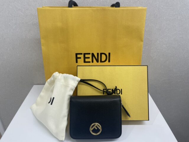 FENDI フェンディー エフイズ ブラックレザー コンパクト財布