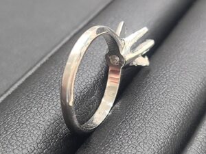 東京都世田谷区砧で【プラチナ・貴金属】プラチナアクセサリーの高価買取なら買取おりづる成城学園前店へ
