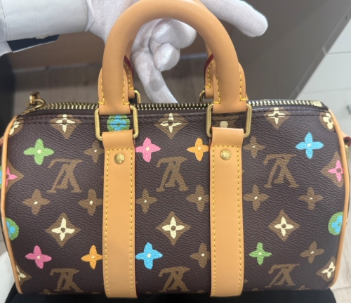 ルイヴィトン LV モノグラム クラギ キーポル バンドリエール25