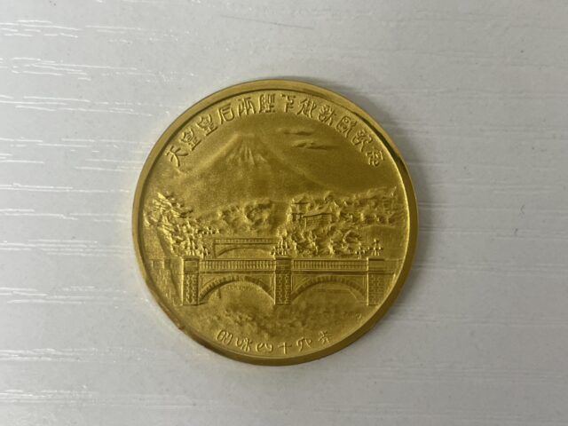 金 K24 天皇皇后両陛下 御訪欧記念 金貨 純金 13.8g