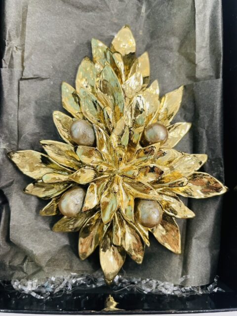 YSL イブ・サンローラン 金メッキ ブローチ ブランド品 小物