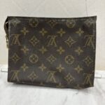 LV　モノグラム ポシェット トワレット19　