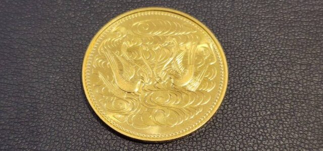 天皇陛下御在位60年記念 10万円金貨