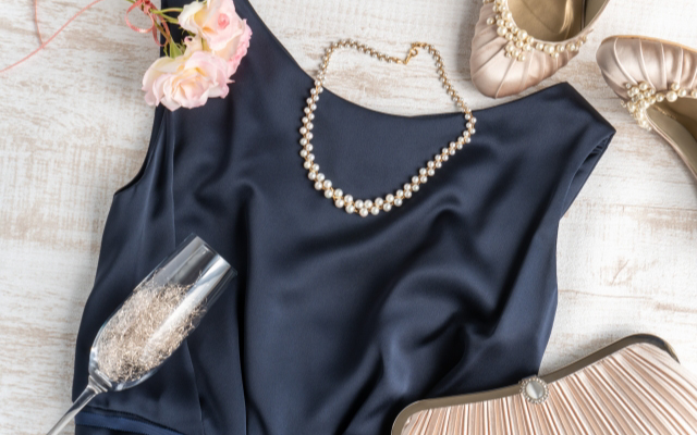 結婚式に合う服装