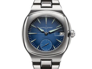 ローラン・フェリエのクッション型の時計