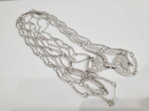 横浜市井土ヶ谷で【YSL イヴ・サンローラン】の買取なら買取おりづる横浜弘明寺店にお任せください！