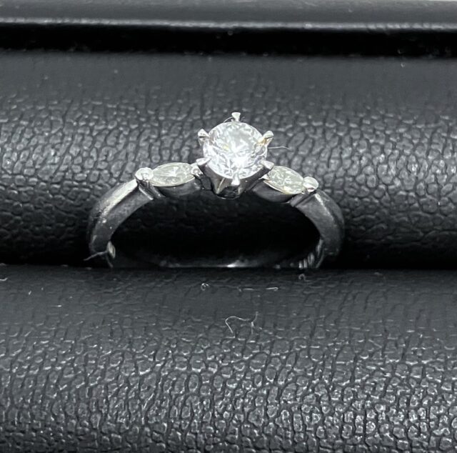 貴金属 プラチナ リング ダイヤモンド