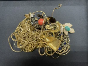 横浜市泉区で『メッキアクセサリー』の買取なら買取おりづるロピア横浜いずみ中央店にお任せください！