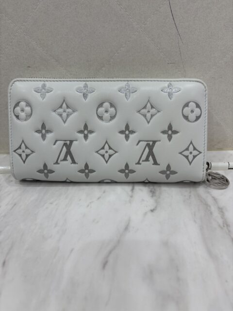 ヴィトン SKI ジッピーウォレット