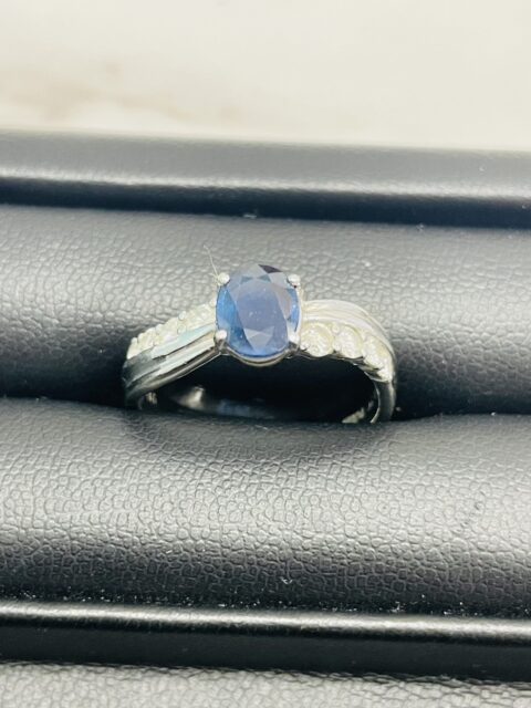 Pt900 サファイア リング md付 S1.2ct 鑑別書なし