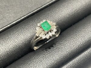 泉区和泉中央で【宝石 買取 泉区和泉中央】宝石の買取なら買取おりづるロピアいずみ中央店へ！