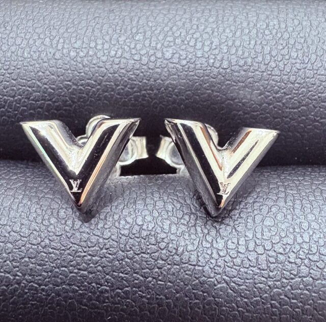 LV ピアス エッセンシャルV M63208