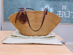 沼津市新沢田町で【ブランドバッグ 買取 沼津】ロエベの高価買取なら買取おりづるマックスバリュ沼津沼北店へ！