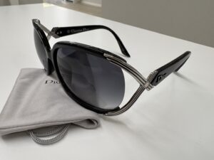 横浜市泉区で【サングラス 買取 泉区】ブランド小物の買取なら買取おりづるロピアいずみ中央店へ!