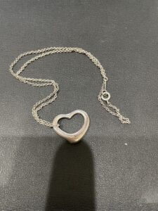 横浜市泉区で【ティファニー 買取 泉区】ブランドジュエリーの買取なら買取おりづるロピアいずみ中央店へ！