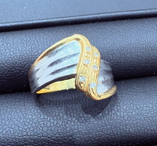 貴金属 指輪 Pt900/K18コンビ MD0.04ct