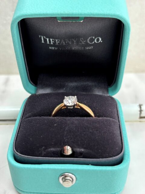 Tiffany　K18ブランドリング　ダイヤモンド付き