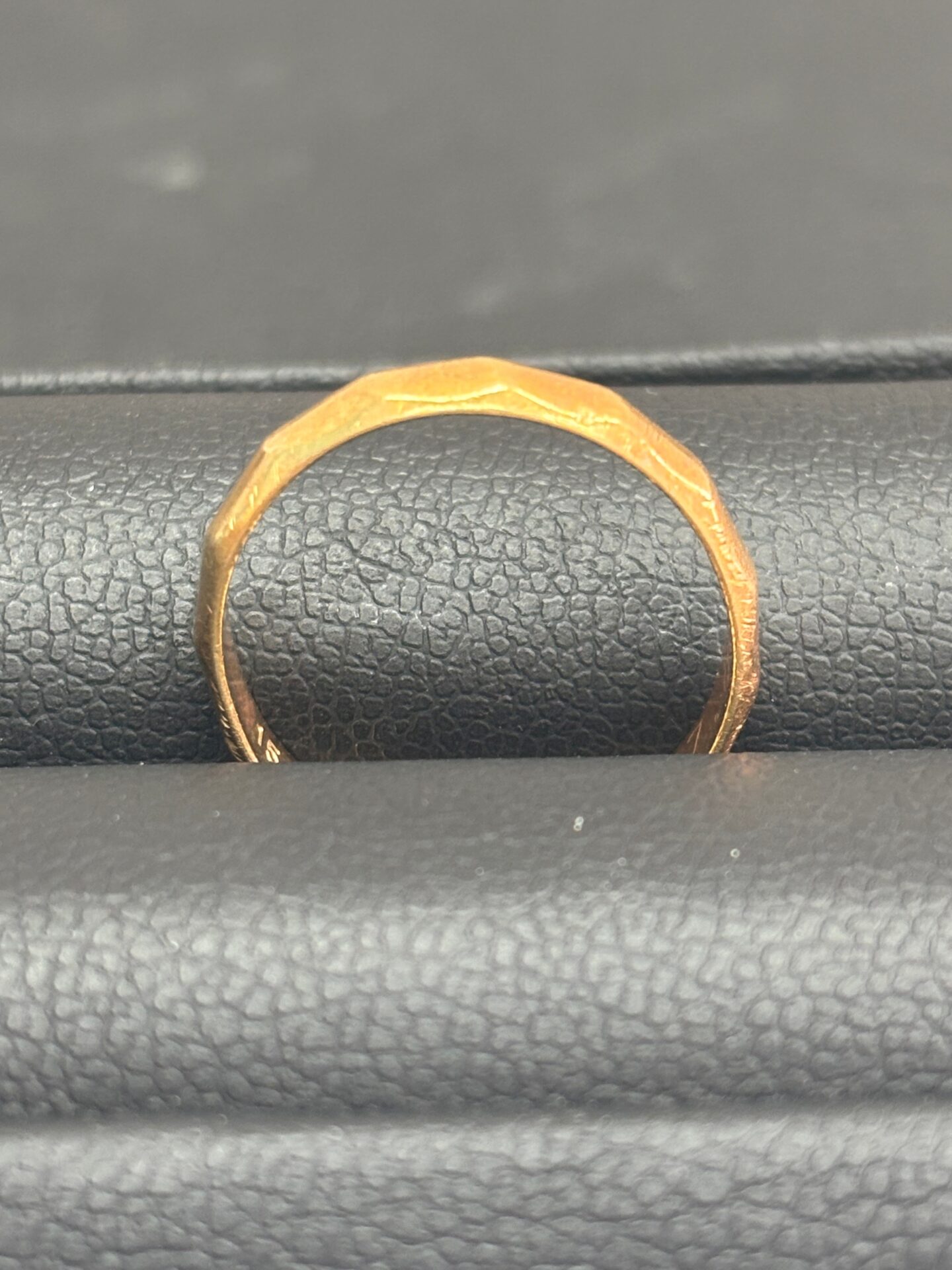 藤枝市で【金・インゴット、貴金属、アクセサリー】の買取なら買取おりづる藤枝駅前店にお任せください！